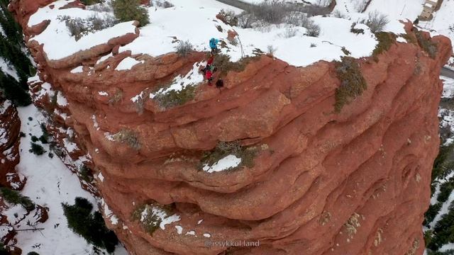 Broken Heart Climbing With Rope.mp4