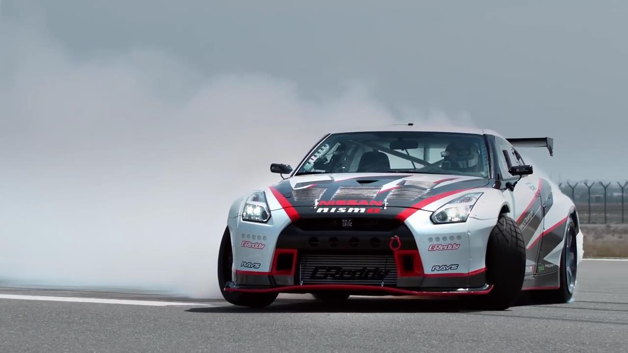 Дрифт - Nissan Middle East FZE Sets World Record