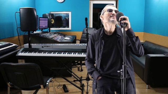 Жүрегіңнен бір орын бер   На русском языке