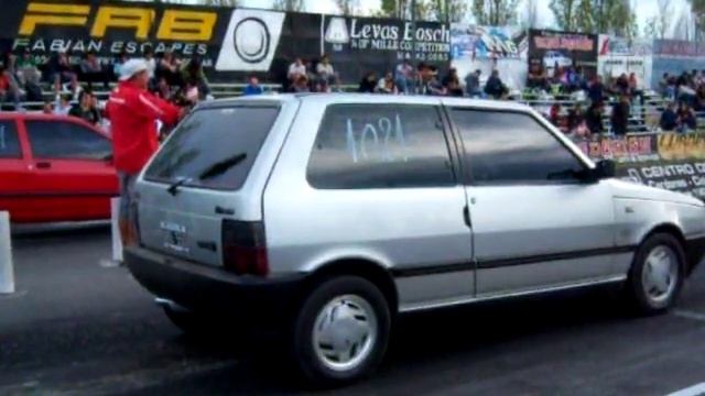 Fiat Uno Scr  De Eduardo De Korn Vs Clio 1.6