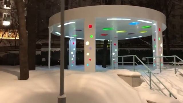 Навес из черного крашенного металла