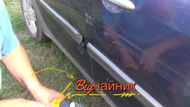 Выпрямляем дверную накладку на Рено Сценик 2