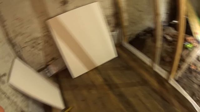 Курятник внутри курятника. Ремонт полным ходом  Купили дом в деревне