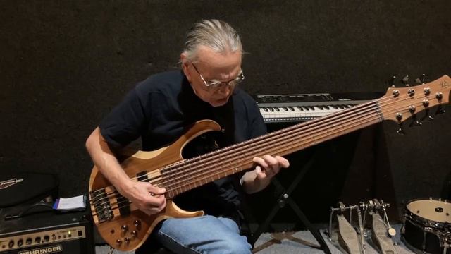 DEGROFF SHOWCASES HIS 7 STRING IBANEZ BASS