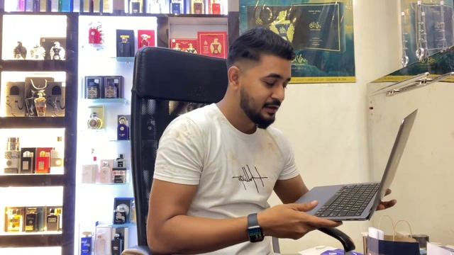 MacBook Air M1 Chip : Honest Review & Experience , After A Month Of Usage In Hindi | Ayan Malik |#1