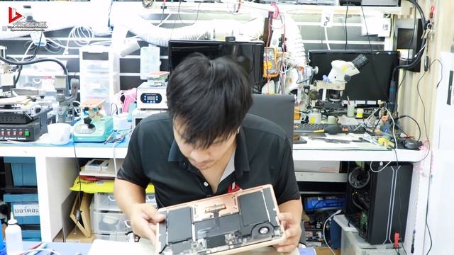 เปลี่ยนแบตเตอร์รี่ MacBook Air 13