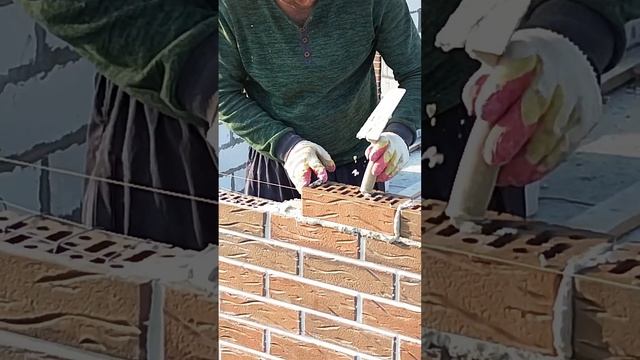 Правильная кладка облицовочного кирпича #стройка #строительстводома #кирпич