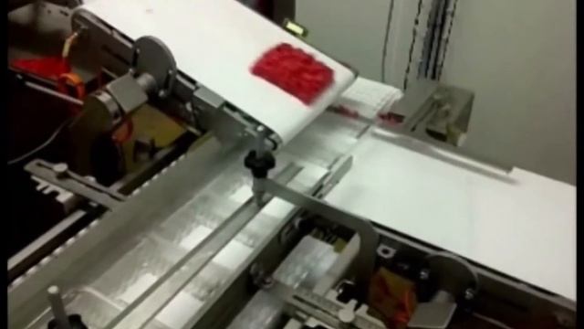 Автоматическая укладка фарша в лотки