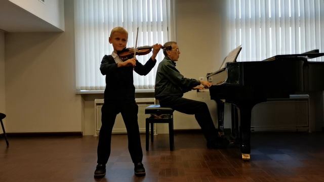 C. Bohm Perpetuo Mobile
К. Бом Непрерывное движение
Ковганко Николай 8 лет