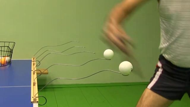 Тренажёр для настольного тенниса .