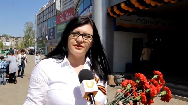 U news. Торговый центр Гостиный двор поздравили всех прохожих с Днем Победы