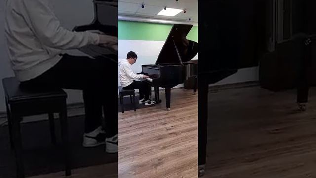 М. Скорик- Мелодия . Исполняет Мартиросян Давид.