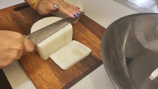 오늘은 등뼈요리 특집인가요??/ 등뼈감자탕,우무채무침,해물부추전,멸치국수,섞박지,쪽파김치,등뼈찜,부채살스테이크,개냥이