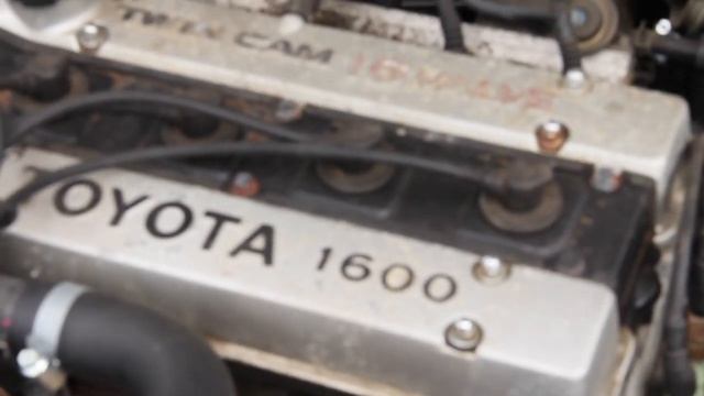 TOYOTA カローラ 4Dr 1600GT TWINCAM 16