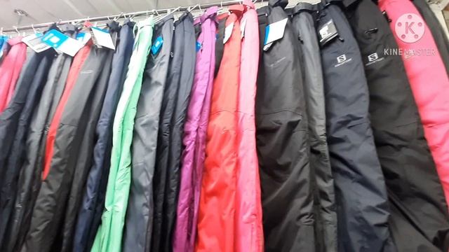 Горнолыжные костюмы, комбинезоны и спорт брюки на барахолке алматы. Оптовые точки. Алматы базары.