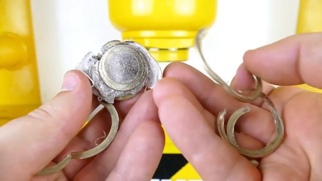 ДРОБИМ МОНЕТЫ ПОД ПРЕССОМ