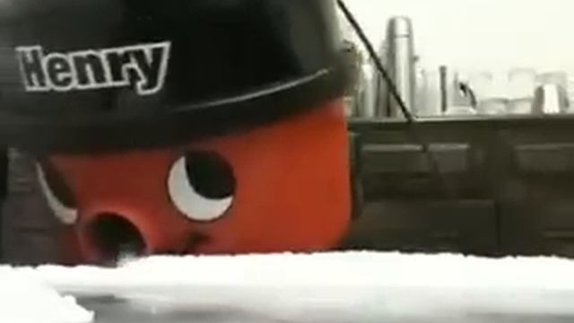 Пылесос Хенри ахахаха))