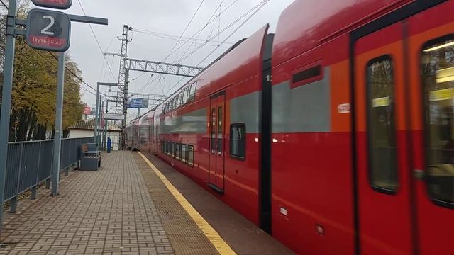 Электропоезд ЭШ2-004 с маршрутом Одинцово - Аэропорт Шереметьево, проезжает станцию Марк!