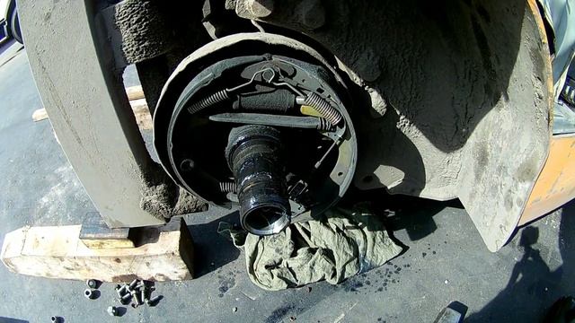 Замена тормозных колодок и дисков