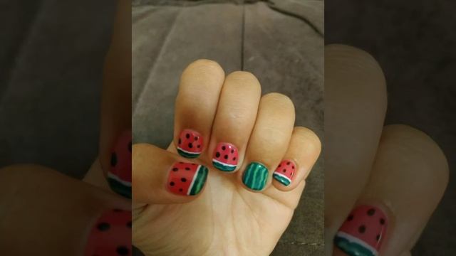 Как вам маникюр арбузы ?