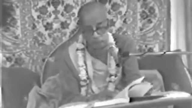 Prabhupada 0881 Хотя Верховная Личность невидима, теперь Она явилась, чтобы быть видимой, Кришна