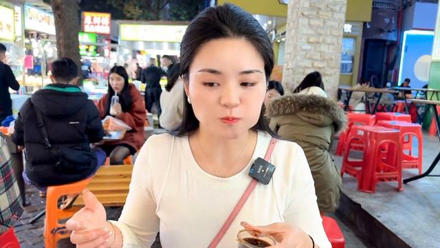 深夜12点跑到福建路边摊吃海鲜大排档小青龙 生腌虾 大海螺