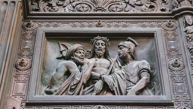 ПОД ЗЕМЛЁЙ НАХОДЯТСЯ ДЕТИ КОТОРЫЕ ОБСЛУЖИВАЮТ ВСЕЛЕНСКИЙ ЧАСОВОЙ МЕХАНИЗМ