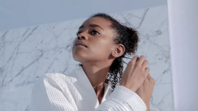 How To Apply: Gelée Curl Contour