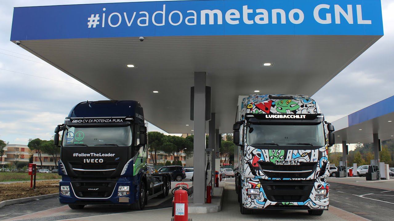 IVECO STRALIS, от заправки до заправки.