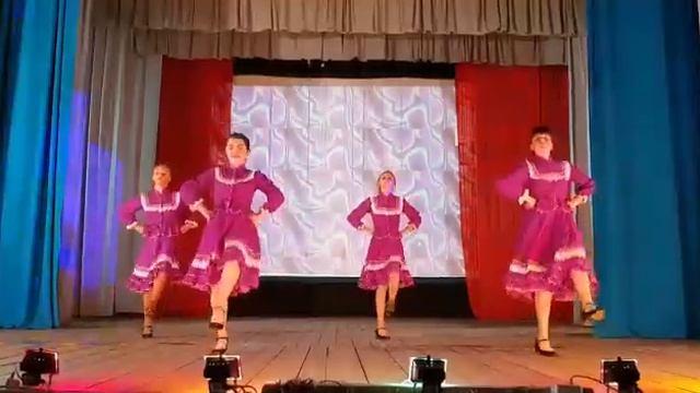 Казачий танец  Я на печке молотила