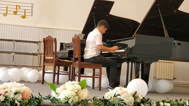 Кино с Чарли Чаплиным Е. Дэвис Արտաշատի եր. դպրոց  դասատու Եղիազարյան Հ. աշ. Սամվել Սաֆարյան