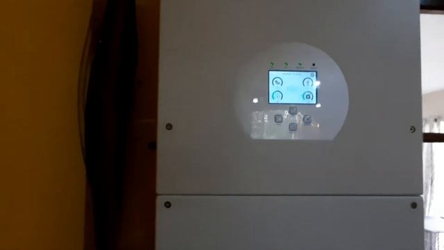 New Hybrid Solar Grid Tie Inverter