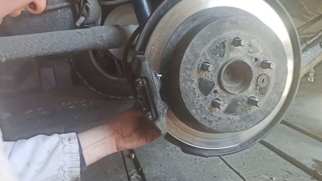 Замена тормозных колодок и дисков