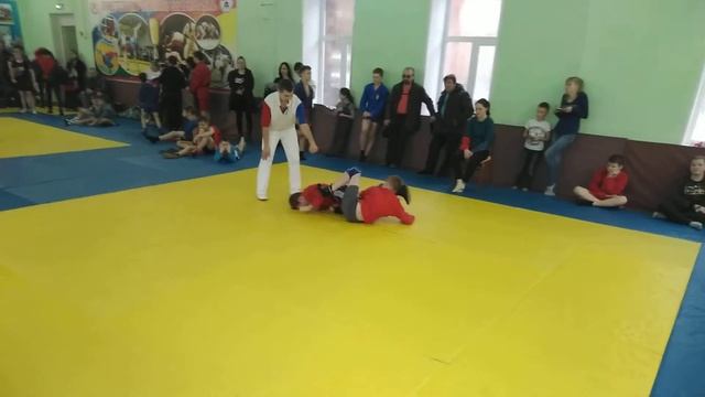 Воткинск дети самбо 9.12.18 - 4 схватка