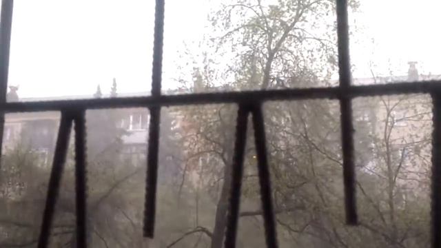 Град и ливень в мае месяце.Екатеринбург.