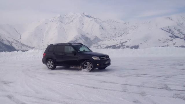Mercedes GLK 220 CDI - MERCEDES BENZ SNOW DRIFT...off road