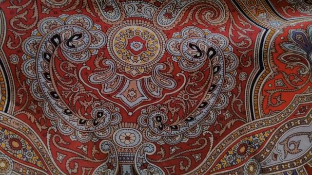 Арагонский и Фергана. Павловопосадские платки в Минске