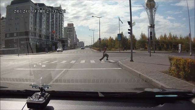 пешеход попрыгун эффектно закончил переходить дорогу