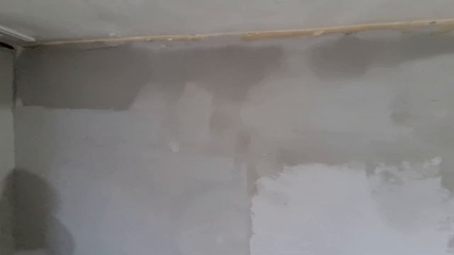 Îndreptare pereți cu tencuiala pe baza de ipsos. Rimano. Renovare completa apartament vechi Tg Jiu!