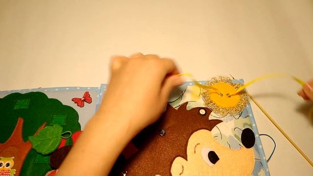 Книжка фетровая развивающая