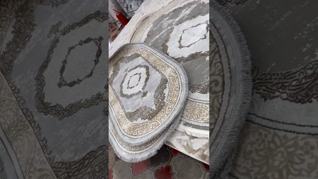 Производство Турция.   Хорошее качество.           Размер 1,6 на 2,3 большой.  70 на 1,6 маленькие