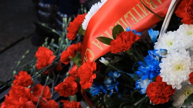 Печальное зрелище! Александра Пахмутова почернела от горя на похоронах Николая Добронравова