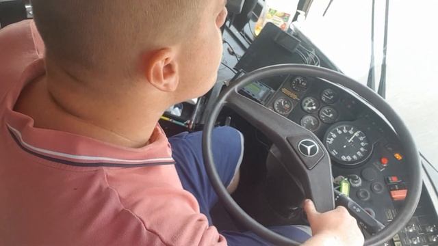 Driving A Mercedes Benz O405 (CC228)