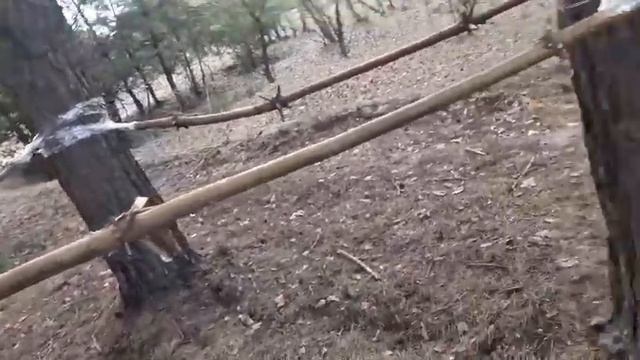 Видео отом как построить шалаш с нуля