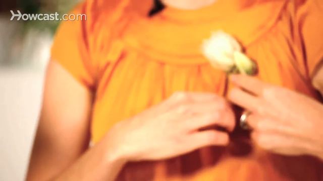 How To Pick Flowers For Pin-On Corsage | Wedding Flowers