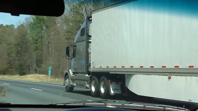 Volvo VNL670 With Trailer Gaurd An The Trailer