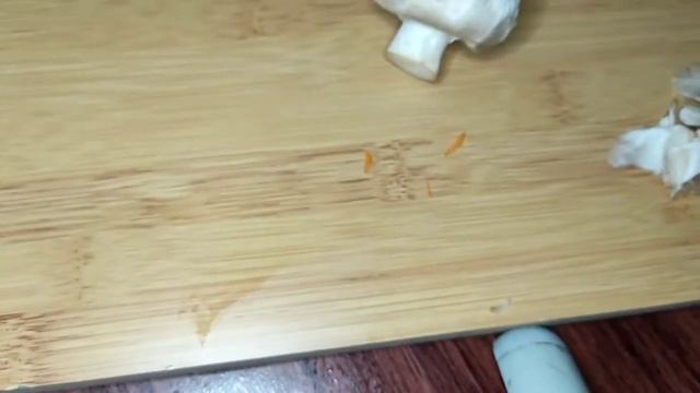 Салат с курицей и грибами