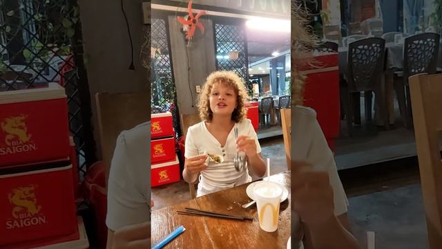 Девочка про устрицу 🇻🇳 #вьетнам