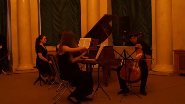 И. Брамс Трио C-moll ор. 101 (3 и 4 ч.) - Надежда Грачёва, Таисия Чеклина, Григорий Жикин