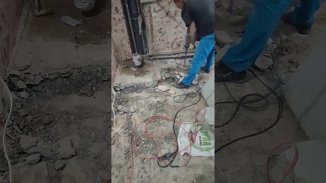 Демонтаж стяжки, штукатурки